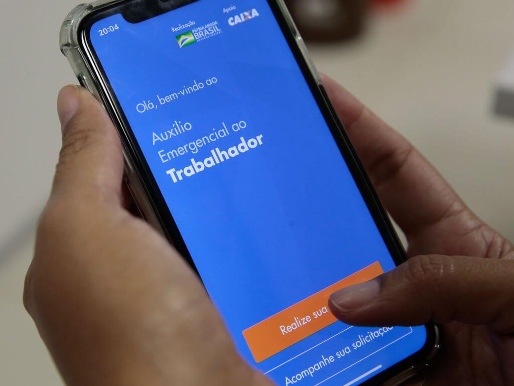 Aplicativo do Auxílio Emergencial (Marcelo Casal Jr/Agência Brasil)