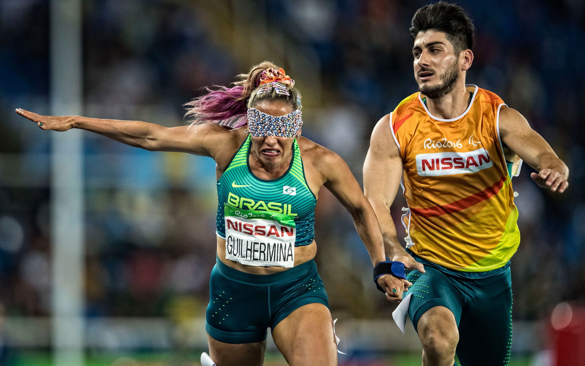 prova de atletismo com paratletas. jogos paralímpicos na modalidade atletismo. paraolimpíadas.