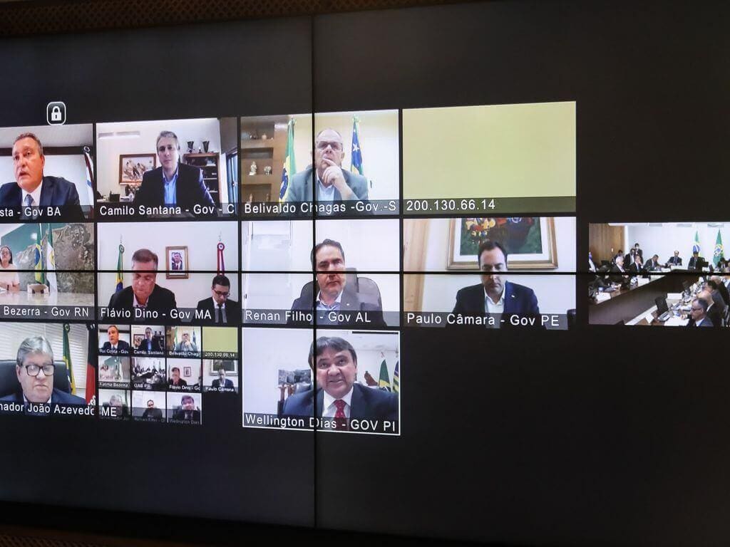 Presidente Jair Bolsonaro, Ministros e parlamentares durante, videoconferência com Governadores da região Nordeste. (Foto: Isac Nóbrega/ Agência Brasil)