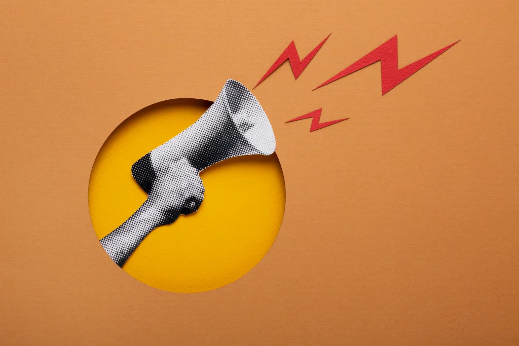 Megafone. Texto: Propaganda partidária e eleitoral: quais são as diferenças?