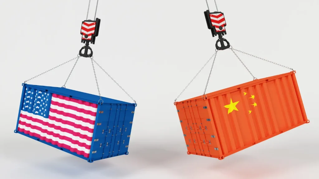 Representação gráfica de dois contêineres, um com a bandeira chinesa e outro com a bandeira americana. Texto: Guerra comercial e o impacto global nas economias